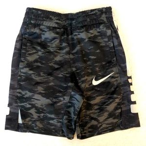 Boys Nike Shorts - Size 5 - 6 years